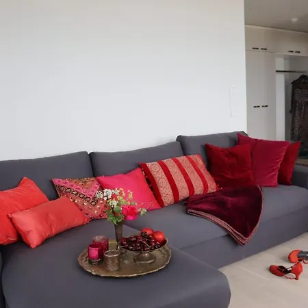 Uusi Upea Asunto Jaervinaekoealalla Ja Autohallilla Тампере