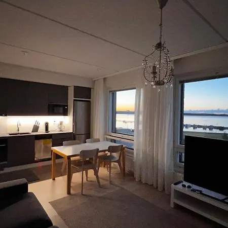 Uusi Upea Asunto Jaervinaekoealalla Ja Autohallilla * Тампере