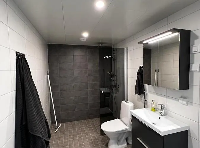 Uusi Upea Asunto Jaervinaekoealalla Ja Autohallilla Appartement Tampere